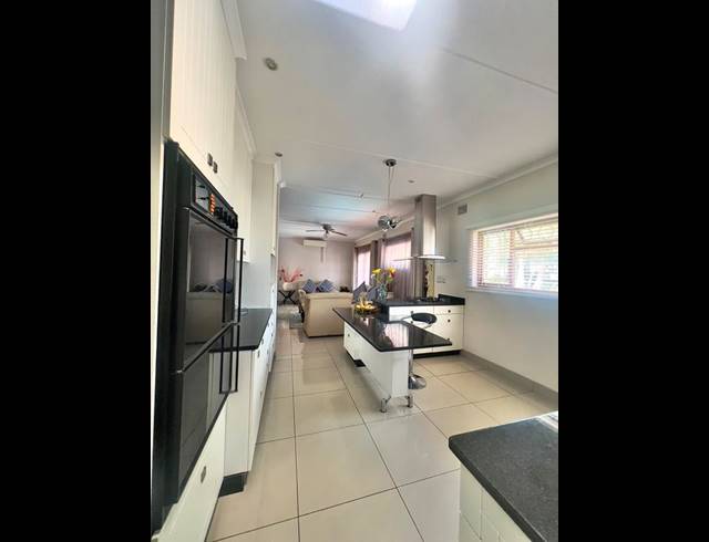 5 BEDROOM HOUSE FOR SALE IN HAYFIELDS